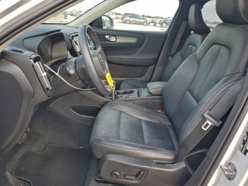 Volvo XC40 2024 Volvo XC 40 Core 2024 2.0 Benzyna 194KM, zdjęcie 2