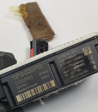 MODUL ZÁMKU CENTRÁLNÍHO VOLVO V50 31252983