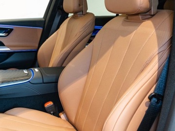Mercedes Klasa E W214 Sedan 2.0 220d 197KM 2025 E Klasa 220 d 4-Matic AMG 2.0 197KM 2025, zdjęcie 3