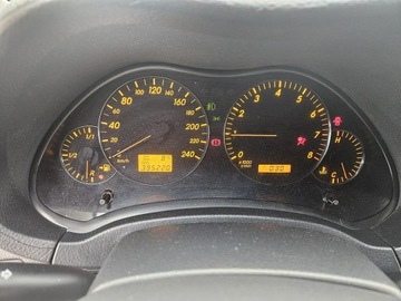 Toyota Avensis II Kombi 1.8 VVT-i 129KM 2004 Toyota Avensis kombi, zdjęcie 11