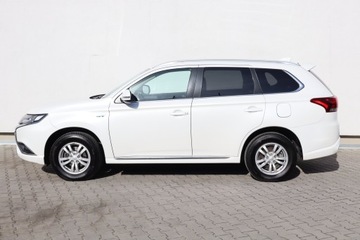 Mitsubishi Outlander III SUV PHEV Facelifting 2020 2.4 PHEV 224KM 2021 Mitsubishi Outlander 2.4 PHEV, 4X4, Automat, zdjęcie 2