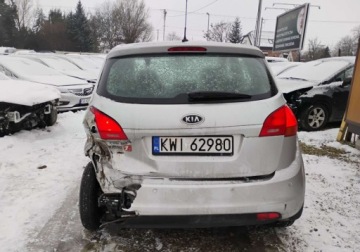 Kia Venga Mikrovan 1.4 DOHC CVVT 90KM 2011 Kia Venga 2011r, 1.4 Benzyna. Lekko uszkodzony lewy tyl. Jezdzi 1.4 90KM, zdjęcie 17