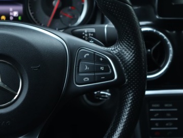 Mercedes CLA C117 Shooting Brake 2.0 250 211KM 2015 Mercedes CLA 250 4MATIC, Salon Polska, Serwis ASO, zdjęcie 18