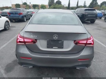 Mercedes Klasa A W177/V177 2019 Mercedes-Benz Klasa A 220 2019 2.0l 2.0 Benzyna 188KM, zdjęcie 4