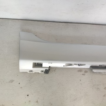 VOLVO V40 II 2016 ЦВЕТ ПАНЕЛИ FRIGHT 711