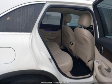 Mercedes GLC C253 2021 Mercedes-Benz GLC 2021r., 4X4, od ubezpieczalni 2.0 Benzyna 255KM, zdjęcie 9