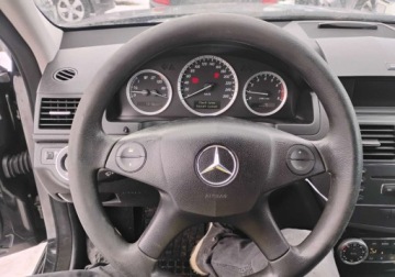 Mercedes Klasa C W204 Kombi T204 1.8 180 K 156KM 2009 Mercedes-Benz Klasa C 2009r, 1.8 LPG. Uszkodzony przod. Jezdzi. 1.8 156KM, zdjęcie 9