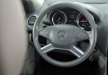 Mercedes Klasa GL X164 2011 Mercedes-Benz GL 4matic _ 3.0 diesel _ 211 KM 3.0 Diesel 211KM, zdjęcie 20