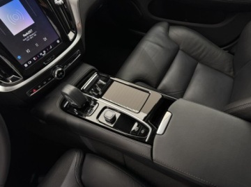 Volvo V60 II  Kombi Plug-in 2.0 T6 Plug-In Hybrid 350KM 2023 Volvo V60 T6 Plug In Core Kamera cofania LED CarPlayAndroid Auto ACC, zdjęcie 25