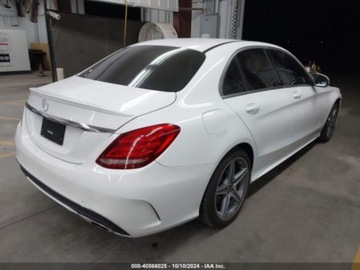 Mercedes Klasa C W205 2018 Mercedes-Benz Klasa C 2018 Mercedes-Benz C-Class C 300 Sedan 2.0 Benzyna, zdjęcie 7