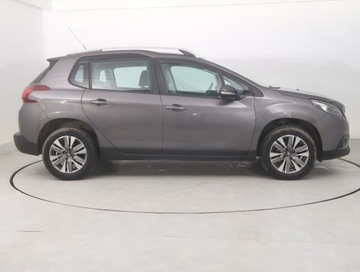 Peugeot 2008 I SUV Facelifting 1.2 PureTech 82KM 2017 Peugeot 2008 1.2 PureTech, Salon Polska, zdjęcie 5