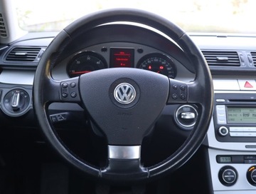 Volkswagen Passat B6 Sedan 2.0 TDI 140KM 2008 VW Passat 2.0 TDI, Klima, Klimatronic, El. szyby, zdjęcie 12
