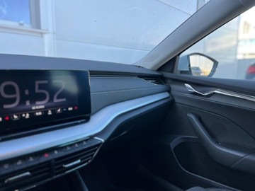 Skoda Octavia IV Kombi Plug-in 1.4 TSI iV Plug-In Hybrid 204KM 2024 Skoda Octavia 1.4 TSI Plug-In Hybrid Style DSG Pakiet SelectionSalon Polsk, zdjęcie 11