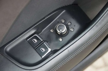 Audi A3 8V Hatchback 3d 2.0 TDI 184KM 2013 Audi A3 Sportback 2.0 TDI CR 184 KM, 4x4, S-Line, Automat, Navi, Alcantara, zdjęcie 25