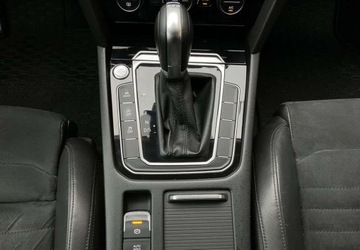 Volkswagen Passat B8 Variant 1.8 TSI BlueMotion Technology 180KM 2015 Volkswagen Passat Variant Volkswagen Passat Variant 1.8 TSI BMT Highline D, zdjęcie 28