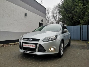 Ford Focus III Hatchback 5d 1.0 EcoBoost 125KM 2012 Ford Focus 1.0 12v 125KM Klimatr Navi ALU Isofix
