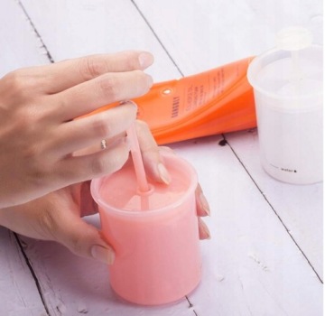 МАССАЖНАЯ ЩЕТКА ДЛЯ ОЧИЩЕНИЯ ВОЛОС + ШАМПУНЬ ПЕНА И КОНДИЦИОНЕР