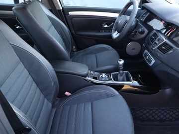 Renault Laguna III Hatchback Phase II 2.0 dCi 150KM 2014 Renault Laguna 2.0 dCi, Navi, Klima, Klimatronic, zdjęcie 8