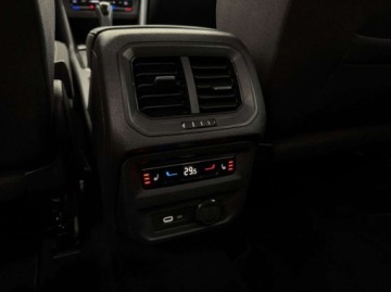 Volkswagen Tiguan Allspace SUV Facelifting 2.0 TDI SCR 150KM 2022 Volkswagen Tiguan Allspace Allspace Elegance 4Motion Hak Kamera cofania, zdjęcie 12