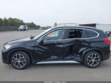 BMW X1 F48 2021 BMW X1 2021 BMW X1 xDrive28i Sports Activity Vehicle 2.0 Benzyna 228KM, zdjęcie 4