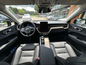 Volvo XC60 II 2025 VOLVO XC60 B5 AWD Ultra Dark Suv 2.0 (264KM) 2025, zdjęcie 9