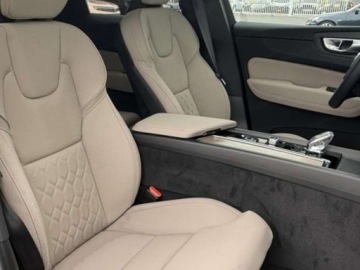 Volvo XC60 II 2026 VOLVO XC60 B5 AWD Ultra Dark Suv 2.0 (250KM) 2026, zdjęcie 10