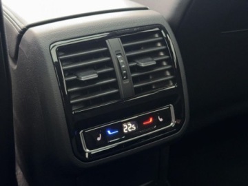 Volkswagen Arteon Fastback Facelifting 2.0 TDI 200KM 2022 Volkswagen Arteon Shooting Brake 2.0 TDI 4Motion R-Line DSG 200KM, Serwis, zdjęcie 30