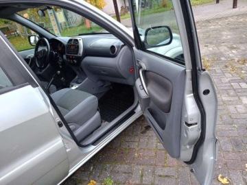 Toyota RAV4 II 2003 Toyota RAV4 Toyota RAV4 2.0 d 4x4 2.0 Diesel 85KM, zdjęcie 10