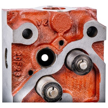 URSUS C-360 C4011 GŁOWICA SILNIKA Z ZAWORAMI KOMPLETNA GOTOWA DO MONTAŻU