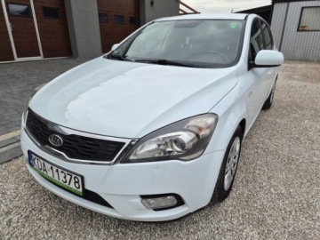 Kia Ceed I Hatchback 5d Facelifting 1.6 CRDi VGT 115KM 2011 Kia Ceed 2011 Sliczna 1.6 CRDI z Niemiec Zarejestrowana Gwarancja 1.6, zdjęcie 2