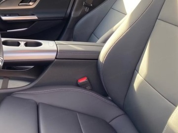 Mercedes CLA C118/X118 2025 MERCEDES-BENZ CLA 250+ Sedan (272KM) 2025, zdjęcie 6