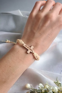 Подарок к Святому Причастию, крестик-браслет, четки с сувенирной гравировкой.