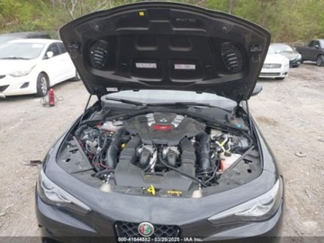 Alfa Romeo Giulia II 2023 Alfa Romeo Giulia Quadrifolgio, 2023r., 2.9L 2.9 Benzyna 505KM, zdjęcie 11