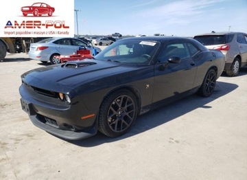 Dodge Challenger III 2017 Dodge Challenger RT 392 2017 6.4l 6.4 Benzyna 485KM