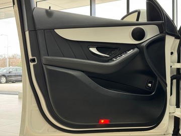 Mercedes GLC C253 SUV Facelifting 2.0 200d 163KM 2020 Mercedes-Benz GLC 200 AMG Line 4-Matic / 1 właścic, zdjęcie 10