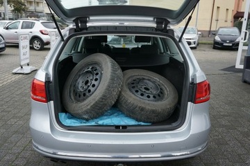 Volkswagen Passat B7 Variant 2.0 TDI CR DPF BlueMotion 140KM 2012 Volkswagen Passat sprawdzony na długich trasach,, zdjęcie 15