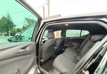 Opel Astra K Hatchback 5d 1.4 Turbo 125KM 2016 Opel Astra Opel Astra 1.4 Turbo StartStop 120 Jahre 1.4 Benzyna 125KM, zdjęcie 19