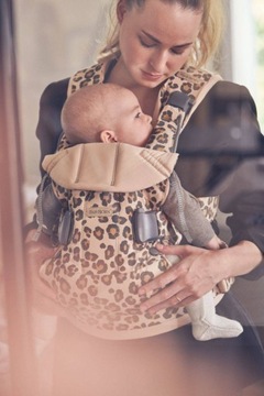 BabyBjörn Nosidełko One Cotton mix Beige-Leopard