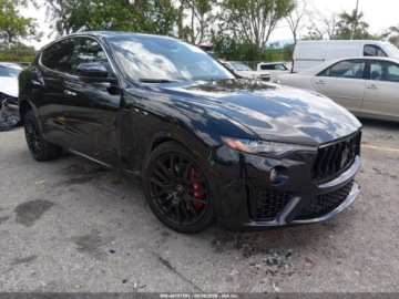 Maserati Levante 2024 Maserati Levante Modena Ultima 2024 3.0 Benzyna 424KM, zdjęcie 6
