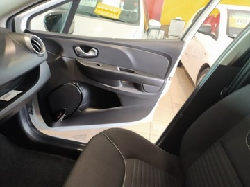 Renault Clio IV Hatchback 5d Facelifting 1.2 75KM 2017 Renault Clio 1,2 75KM Limited ,Bezwypadkowy, zdjęcie 20