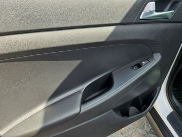 Hyundai Tucson III SUV 1.6 GDI 132KM 2016 Hyundai Tucson 1,6 benzyna 132KM nawigacja kamera, zdjęcie 16