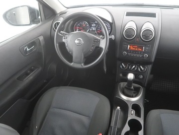 Nissan Qashqai I Crossover Facelifting  1.6 117KM 2012 Nissan Qashqai 1.6, Klima, Tempomat, zdjęcie 6