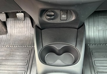 Toyota Yaris III Hatchback 5d Facelifting 1.0 VVT-i 69KM 2014 Toyota Yaris Toyota Yaris Benzyna 70KM, zdjęcie 19