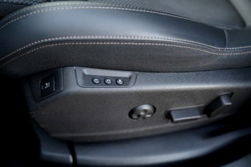 Peugeot 3008 II Plug-In Hybrid Facelifting 1.6 HYBRID4 300KM 2023 Peugeot 3008 GT LINE kamera skóra NAWI grip, zdjęcie 16