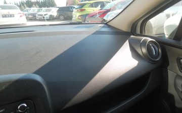 Renault Clio IV Hatchback 5d ENERGY dCi 90KM 2015 Renault Clio 2015r, 1.5DCI, Uszkodzony tyl i delikatnie przod. Jezdzi, zdjęcie 14