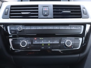 BMW Seria 3 F30-F31-F34 Limuzyna Facelifting 1.5 318i 136KM 2018 BMW 3 318 i, Salon Polska, Serwis ASO, Klima, zdjęcie 11