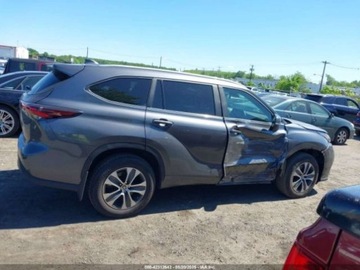 Toyota Highlander III 2024 Toyota Highlander XLE 2024 2.4l 2.4 Benzyna 265KM, zdjęcie 6