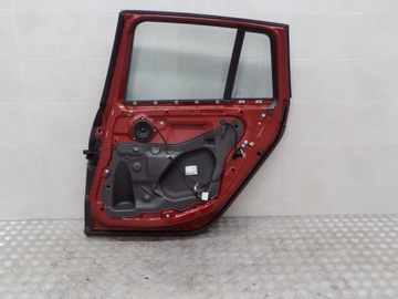 BMW 2 F46 DVEŘE PRAVÉ ZADNÍ C06