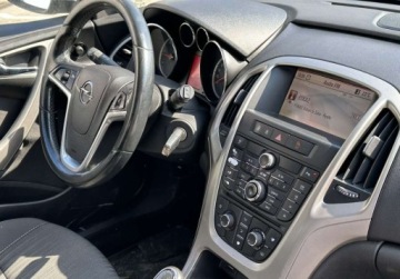 Opel Astra H Sedan 1.7 CDTI 110KM 2010 Opel Astra 1.7 Diesel, 2010 1.7 Diesel 110KM, zdjęcie 3