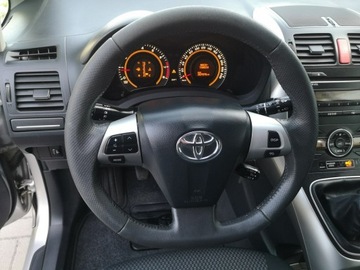 Toyota Auris I Hatchback 5d Facelifting 1.6 Valvematic 132KM 2011 Toyota Auris 1.6 Benzyna 132KM Klimatr LIFT Isofix, zdjęcie 13